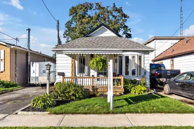 Detached in Oshawa