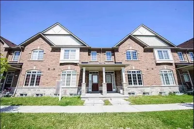 Att/Row/Townhouse in Pickering