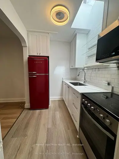 Store W Apt/Office in Toronto