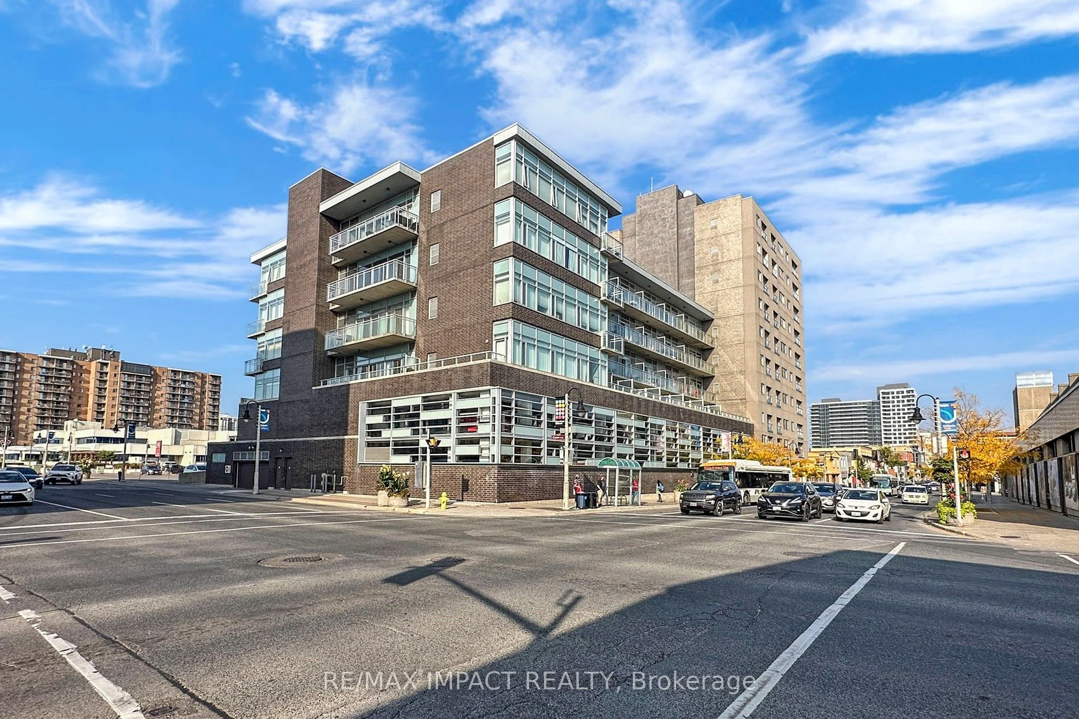 Condo Apartment in Oshawa
