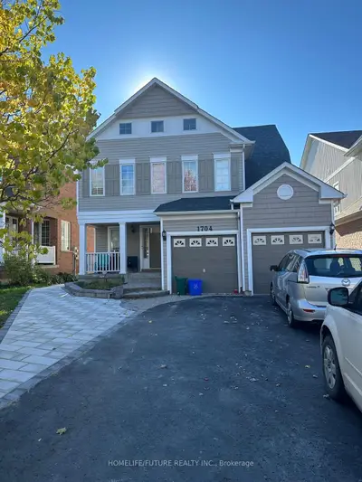 Detached in Oshawa