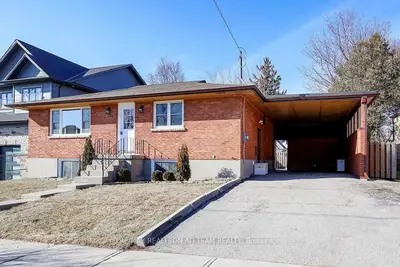 Detached in Oshawa