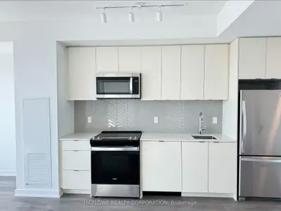 Condo Apartment in Whitby