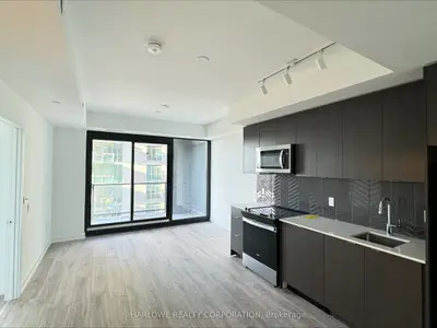 Condo Apartment in Whitby