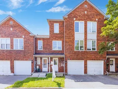 Condo Townhouse in Pickering