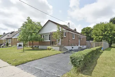 Detached in Oshawa