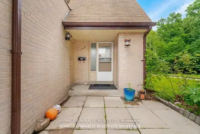 10 Livonia Place 149, Toronto E09, On M1e 4w6