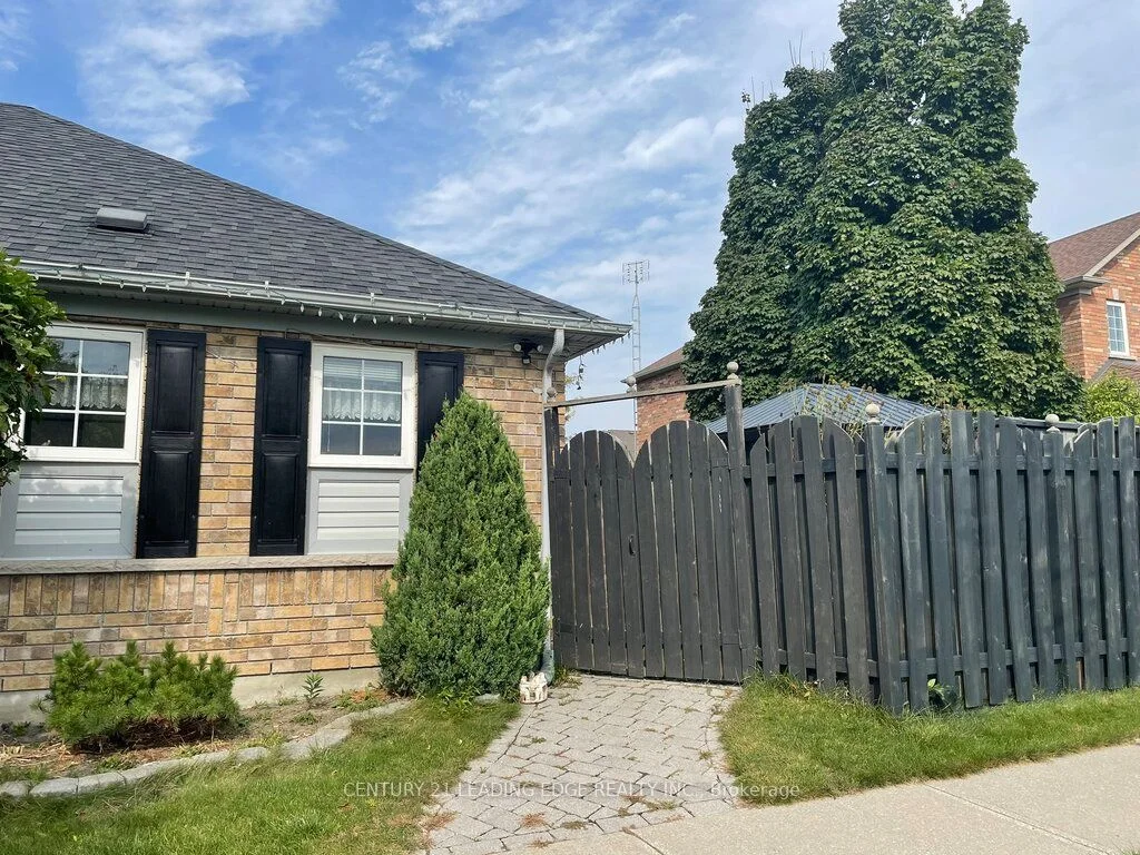 Detached in Oshawa