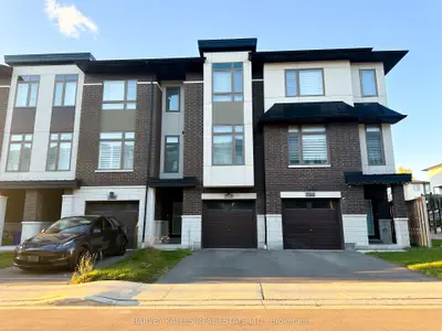 Att/Row/Townhouse in Pickering