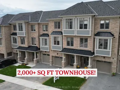 Att/Row/Townhouse in Whitby