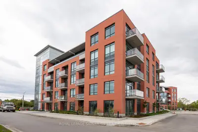 Condo Apartment in Whitby