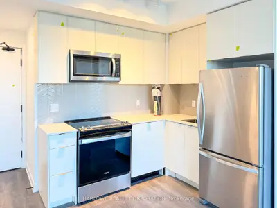 Condo Apartment in Whitby