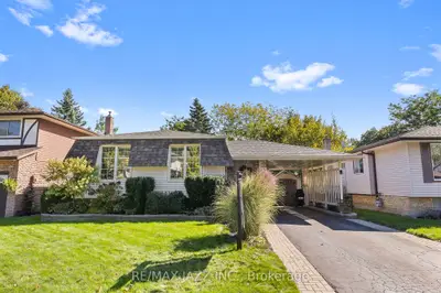 Detached in Scugog