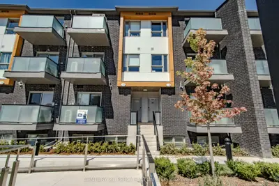 Condo Townhouse in Toronto