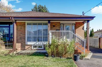Semi-Detached in Pickering