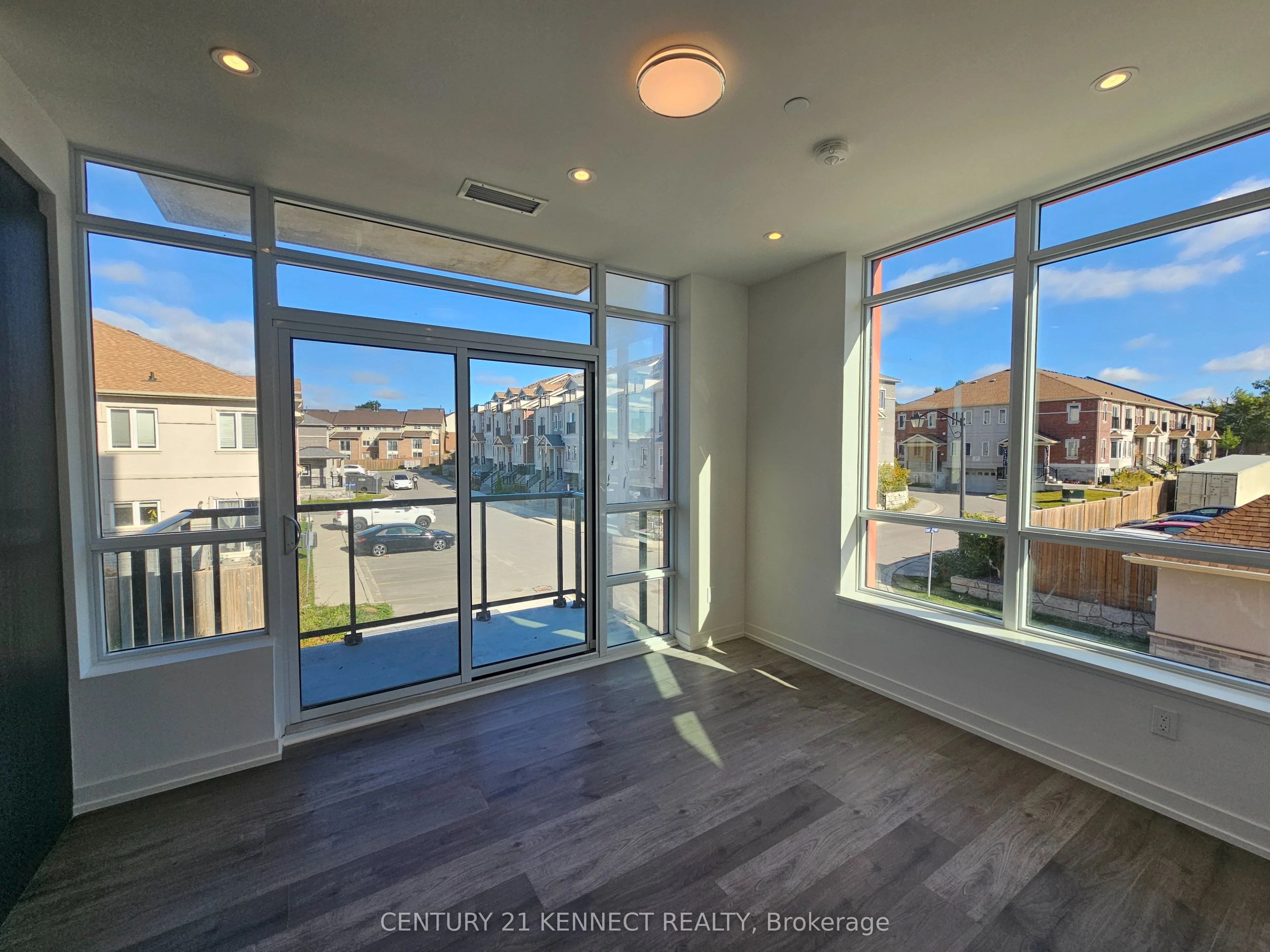 1010 Dundas Street E 205, Whitby, ON L1N 0L6