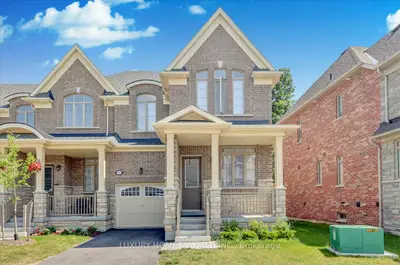 Att/Row/Townhouse in Ajax
