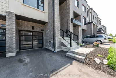 Att/Row/Townhouse in Pickering