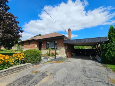 Detached in Oshawa