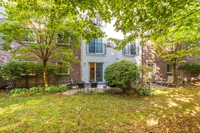 Condo Apartment in Clarington