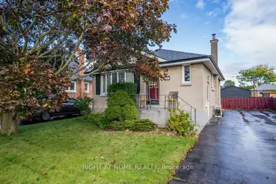 Detached in Oshawa