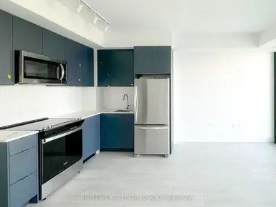 Condo Apartment in Whitby