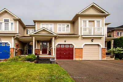 Att/Row/Townhouse in Whitby