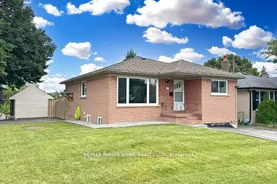 Detached in Oshawa