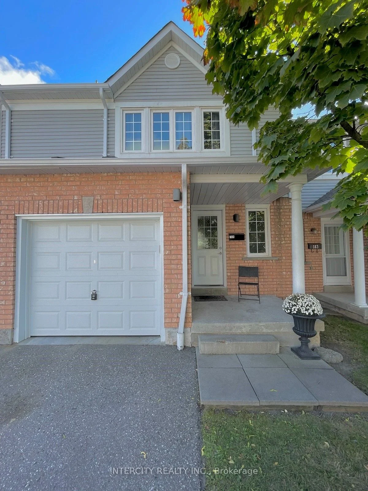 10 Bassett Boulevard 184, Whitby, On L1n 9c3