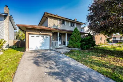Detached in Scugog