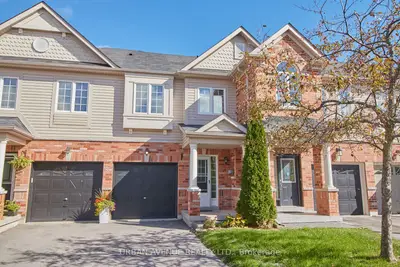Att/Row/Townhouse in Clarington