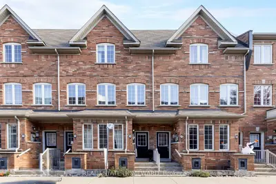 Condo Townhouse in Toronto