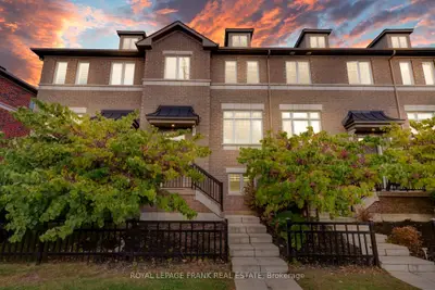 Att/Row/Townhouse in Clarington