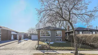 Detached in Toronto