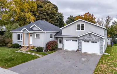 Detached in Scugog