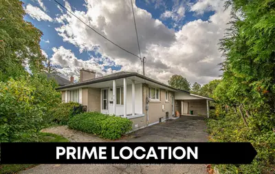 Detached in Whitby