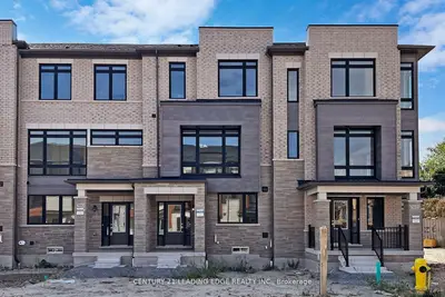 Att/Row/Townhouse in Ajax
