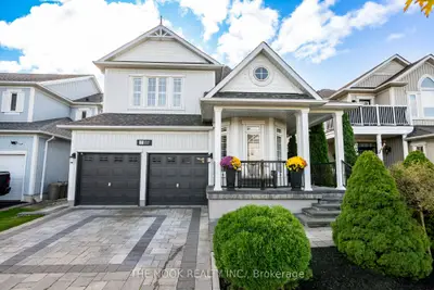 Detached in Whitby