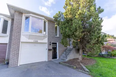 Semi-Detached in Pickering