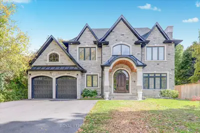 Detached in Whitby