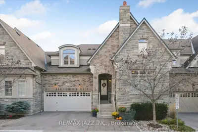 Att/Row/Townhouse in Ajax