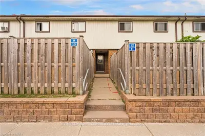 Condo Townhouse in Oshawa