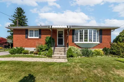 Detached in Oshawa
