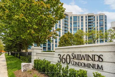 Condo Apartment in Whitby