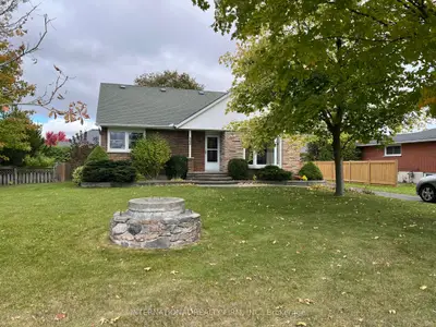Detached in Oshawa
