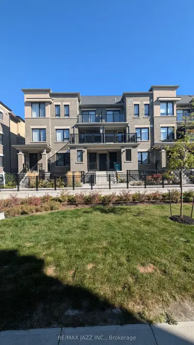 Condo Townhouse in Clarington