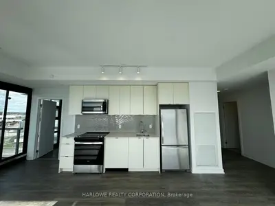 Condo Apartment in Whitby