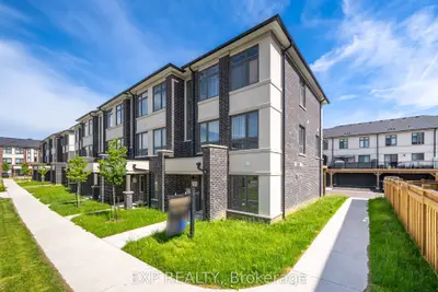 Att/Row/Townhouse in Oshawa