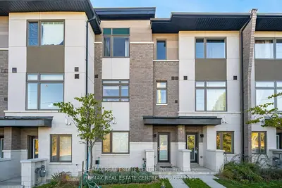 Att/Row/Townhouse in Pickering