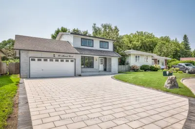 Detached in Whitby